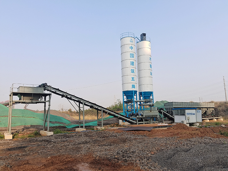 WDJ800型穩(wěn)定土拌和站立式水泥倉(cāng)