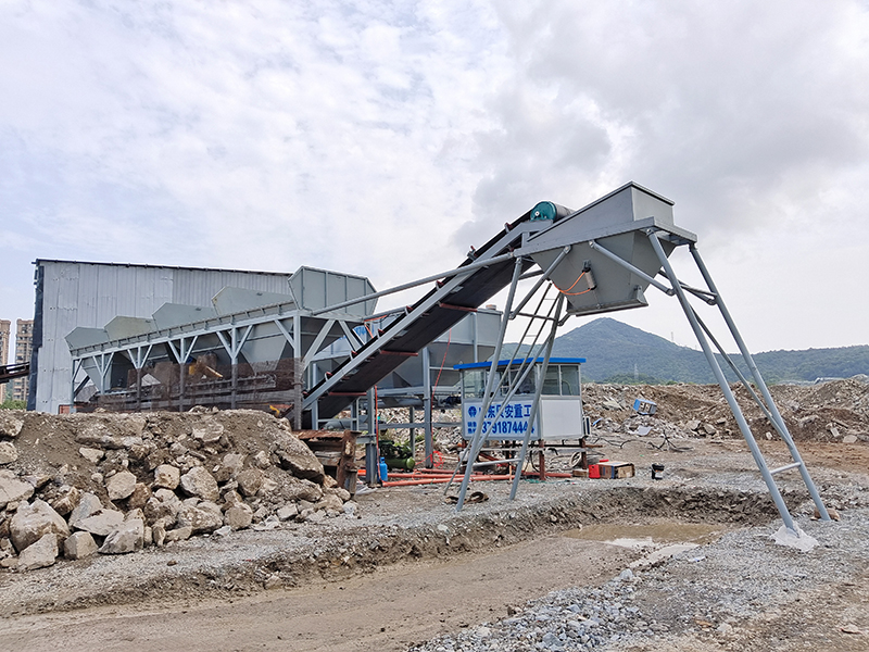 YWDJ300—600移動(dòng)式免基礎(chǔ)水穩(wěn)站配臥式水泥倉(cāng)